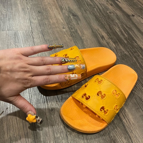 Gucci slides - Picture 3 of 3
